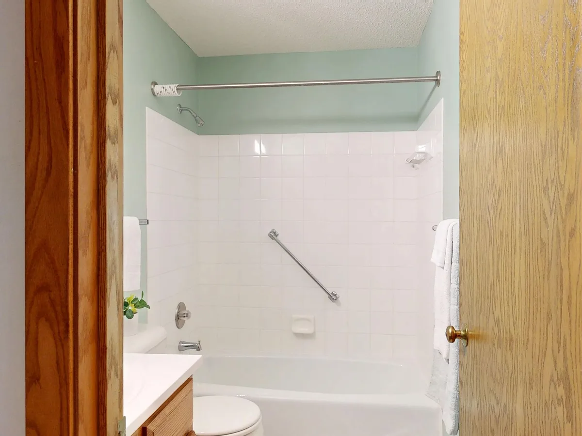 How to Make a Bathtub Non Slip for Seniors
