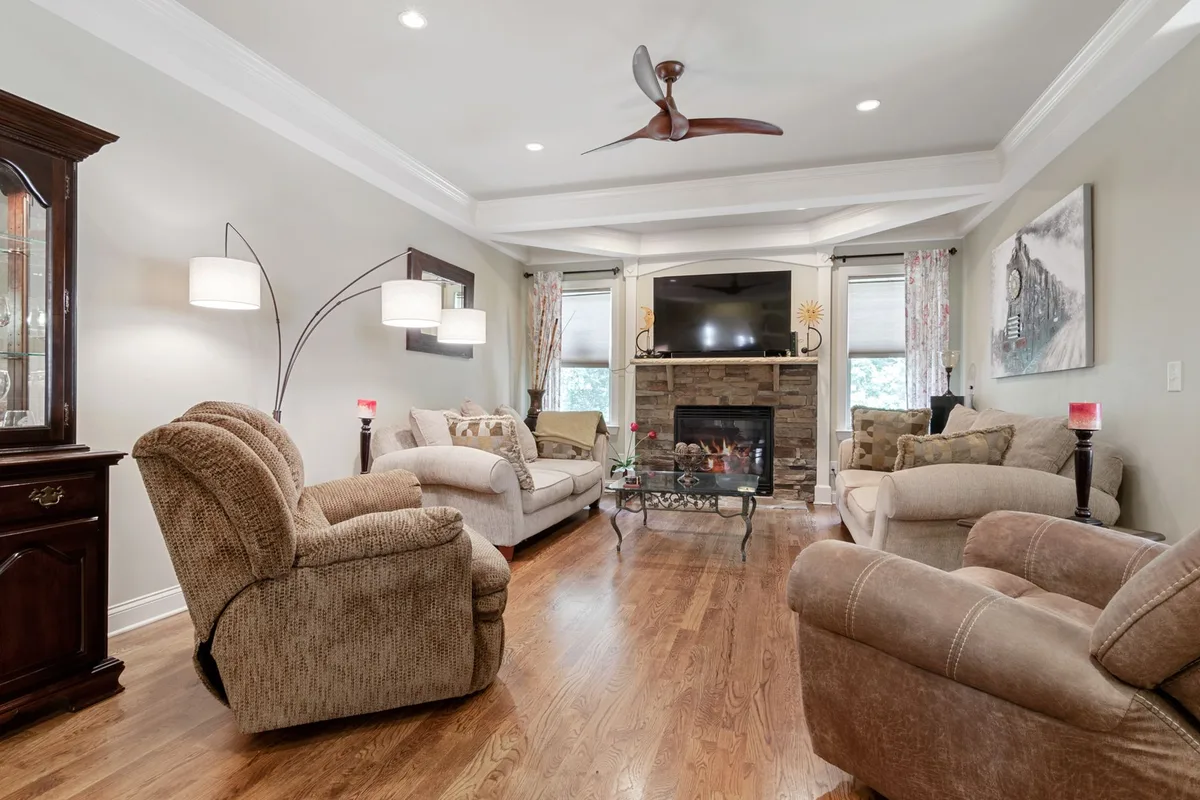 ceiling fan wobbling