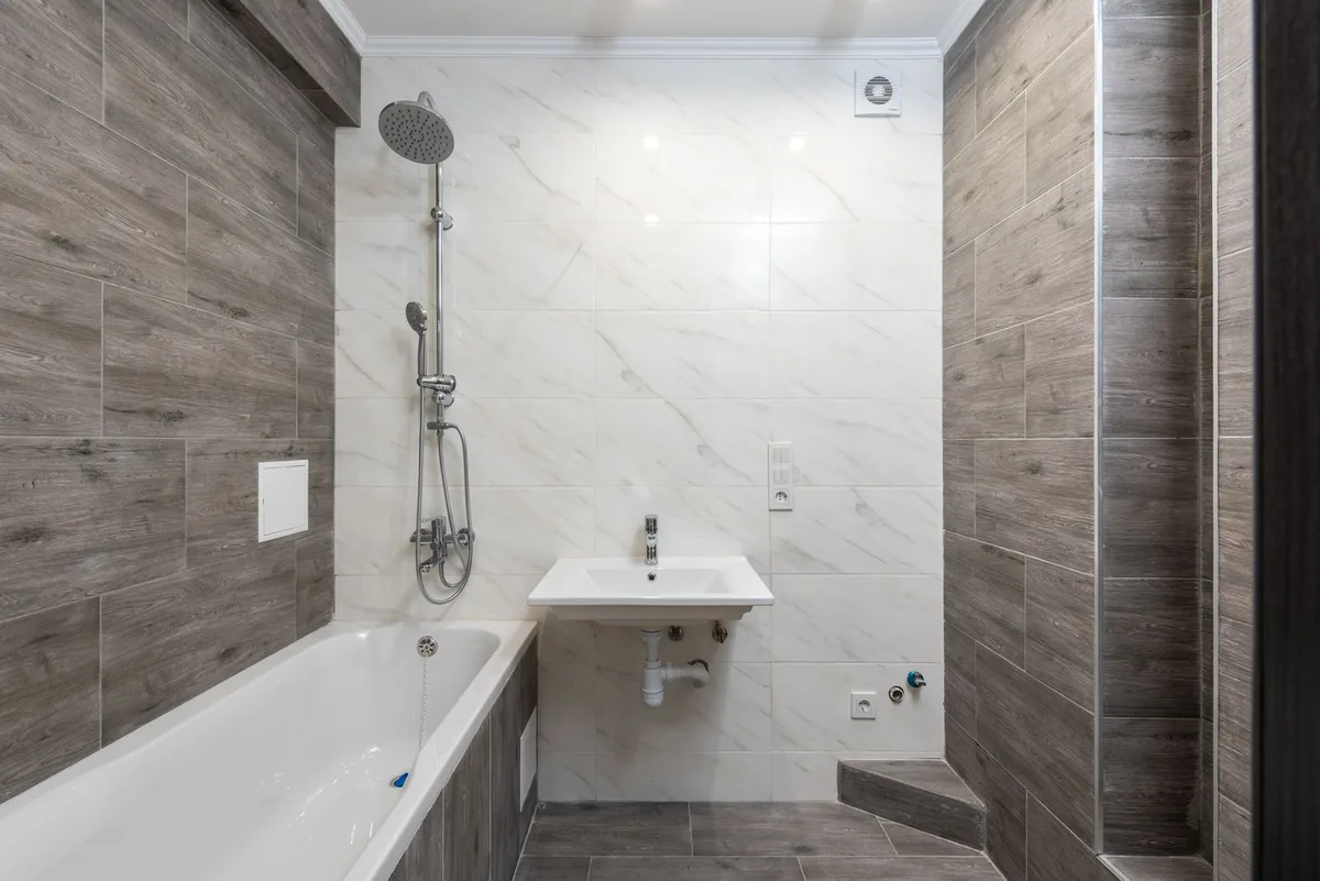 how to fix a bathtub that won't drain