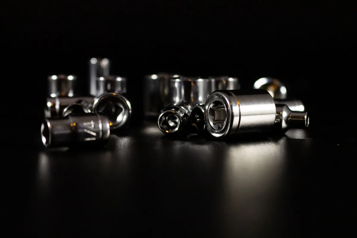 How to Fix a Chandelier Socket That Stopped Working