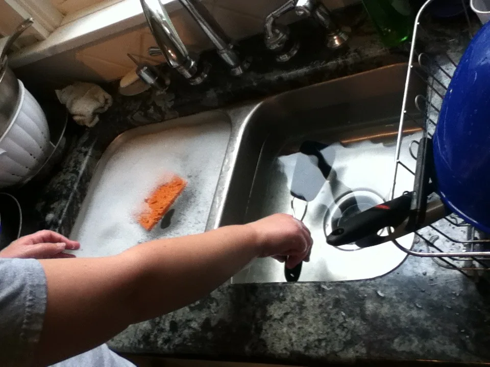 How to Keep Kitchen Sink Shining All Day