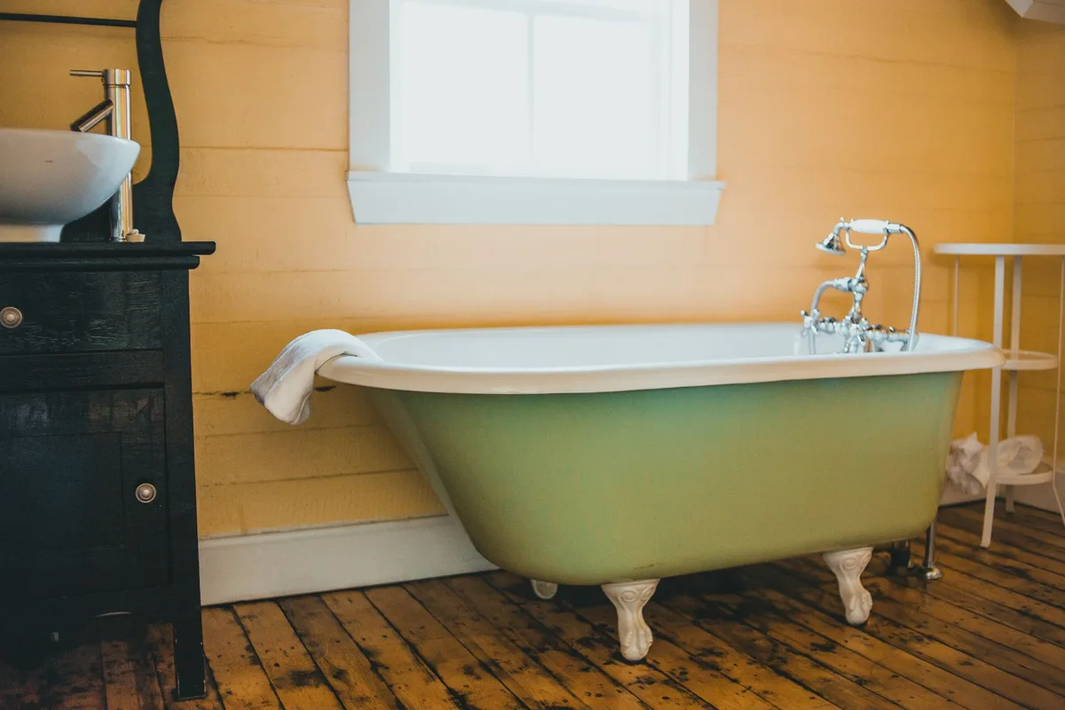 How to Paint a Bathtub Yourself Step by Step