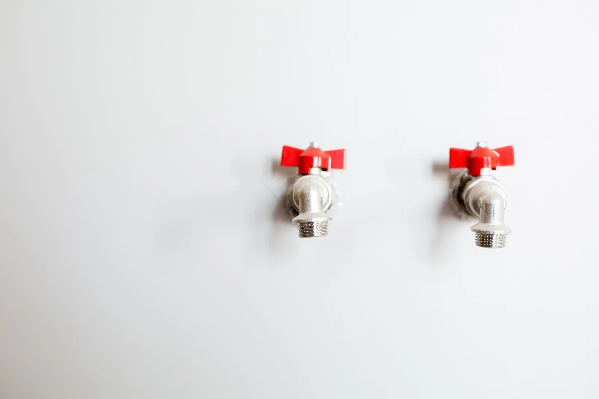 How to Tighten a Loose Bathroom Faucet Handle