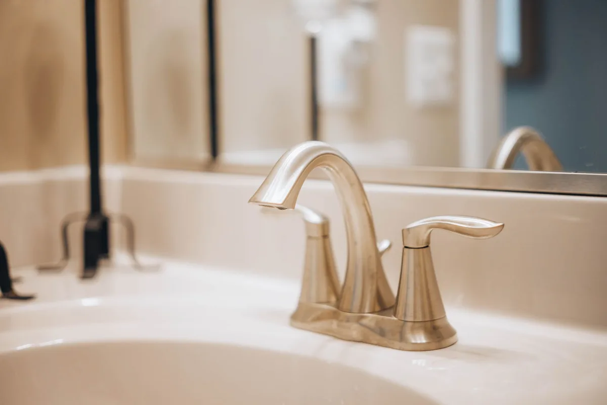 How to Remove Hard Water Stains From Bathroom Faucet