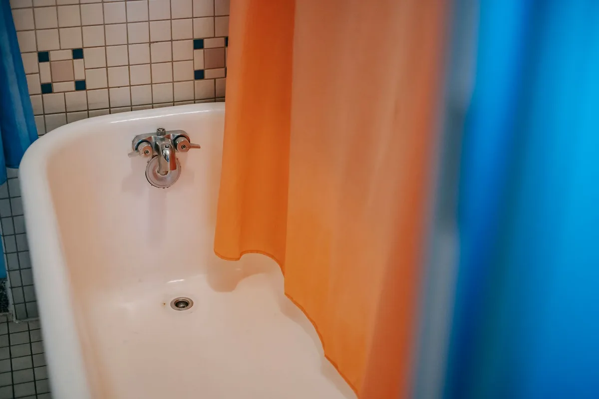 How to Install Bathtub Doors on Existing Tub
