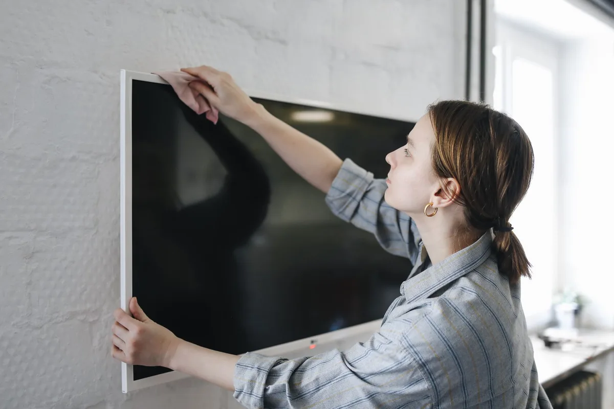 cleaning thermostat screen safely