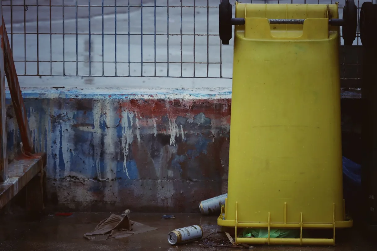 how to hide trash bin