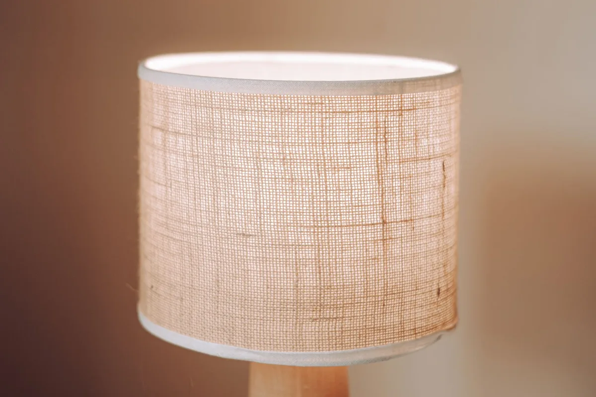 How to Replace Lamp Shade