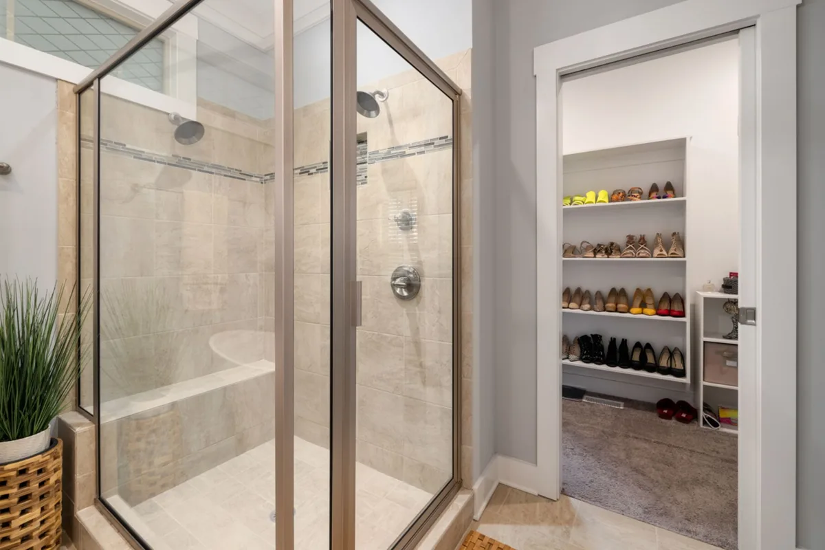 How to Store Shoes in Closet​