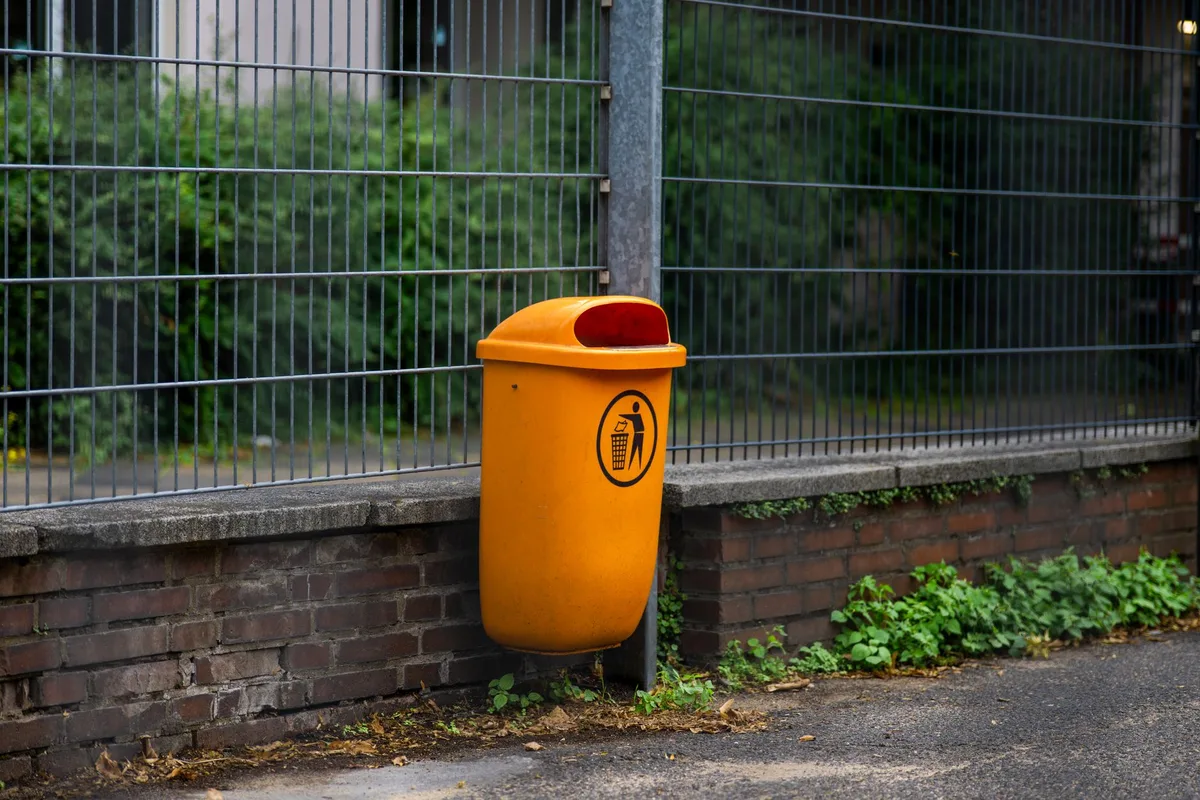 pergola trash can screen