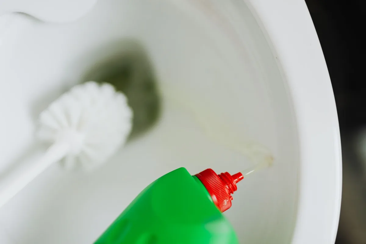 How to Clean Under Toilet Rim