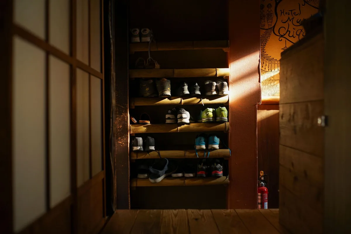 vertical shoe rack
