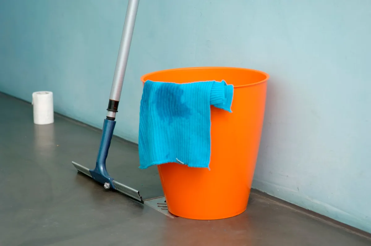 how to clean dehumidifier