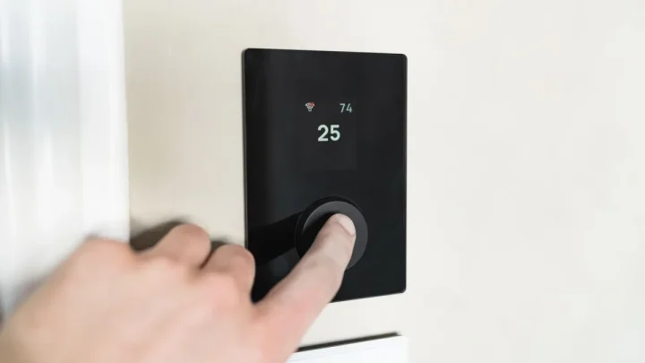 How to Turn Fan Off on Thermostat